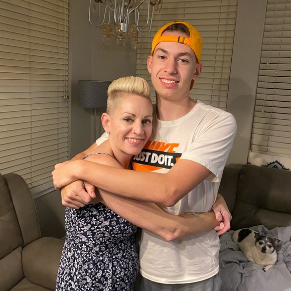 Meet your Posher, Kristen - Picture 4 of 4